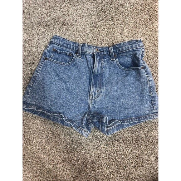 Abercrombie & Fitch Pants - Abercrombie and Fitch mom Shorts 27. 4
